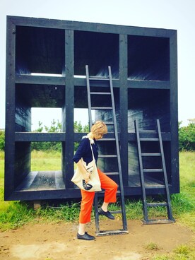 「Hのアイテム（バッグ）」を使った、なを。さん（レディース・175cm）の秋コーディネート