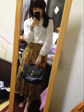 「古著のアイテム（スカート、イエロー系）」を使った、Hannahさん（レディース・163cm）の秋コーディネート