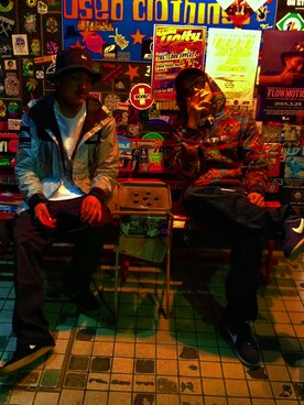 「アイテム（ナイロンジャケット、シルバー系）」を使った、610さん（メンズ・178cm）の冬コーディネート