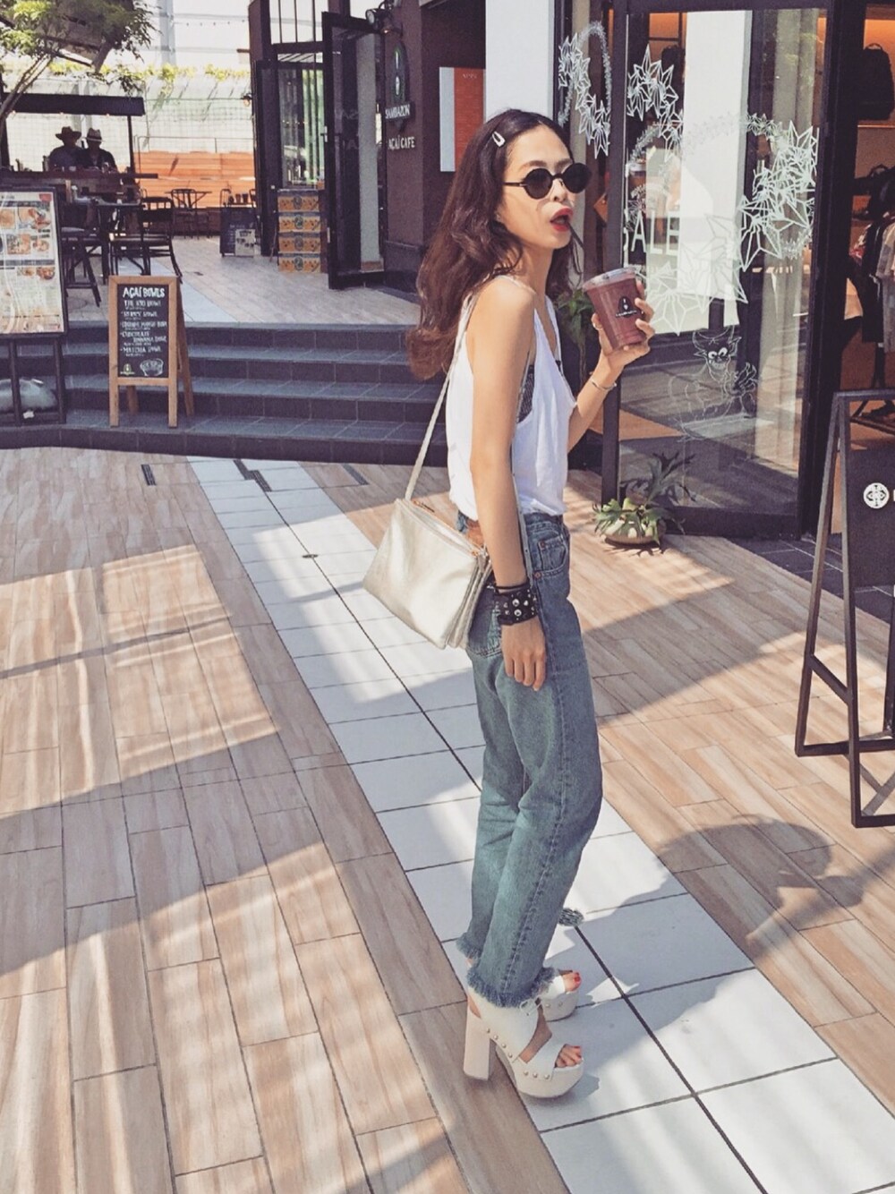 miu miuのタンクトップを使った人気ファッションコーディネート