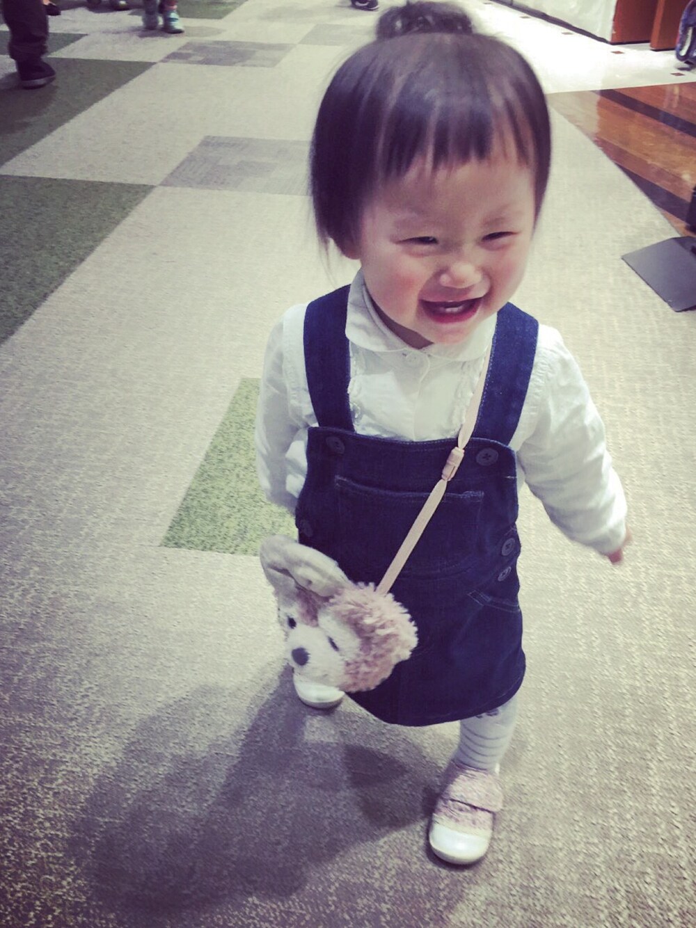 「無印良品のアイテム（サロペット/オーバーオール、ブルー系）」を使った、papa🎀さん（レディース・80cm）の春コーディネートの1枚目の写真