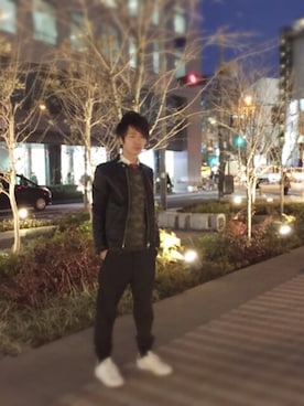 「アイテム（ネクタイ、レッド系）」を使った、shunさん（メンズ・176cm）の冬コーディネート