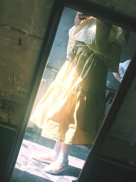 「アイテム（スニーカー、イエロー系）」を使った、sakiさん（レディース・161cm）の夏コーディネート