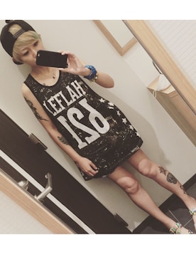 「アイテム（ブレスレット）」を使った、KyoNさん（レディース・160cm）の夏コーディネート