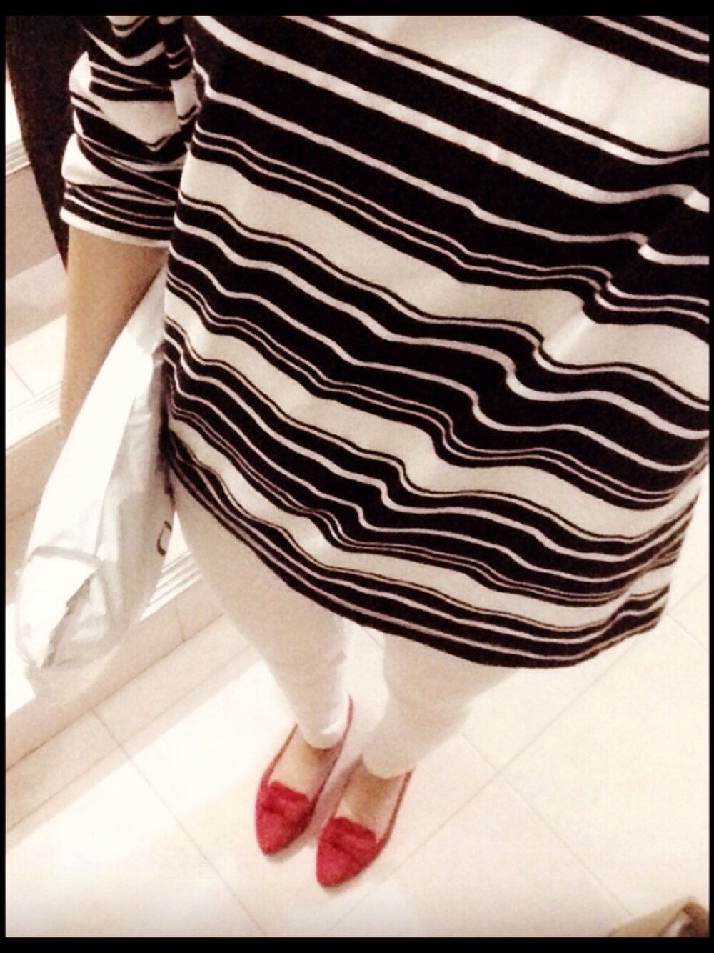 「red、shoes、redshoes、PAZZO」｜「PAZZOの氣質甜心蝴蝶結內增高樂福鞋（その他シューズ、レッド系）」を使った、謝宛芸さん（レディース・164cm）の夏コーディネートの1枚目の写真