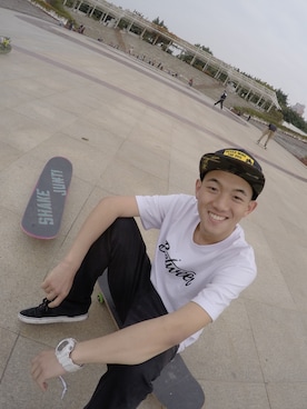 「DGK（ディージーケー）のアイテム（帽子）」を使った、Shake Junt Fansさん（メンズ・170cm）の春コーディネート