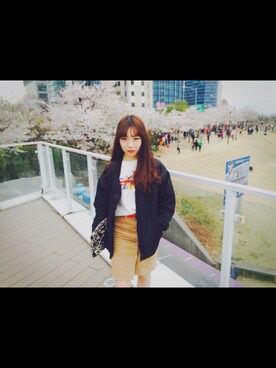 「A land（エーランド）のアイテム（スタジャン）」を使った、슘さん（レディース・161cm）の春コーディネート