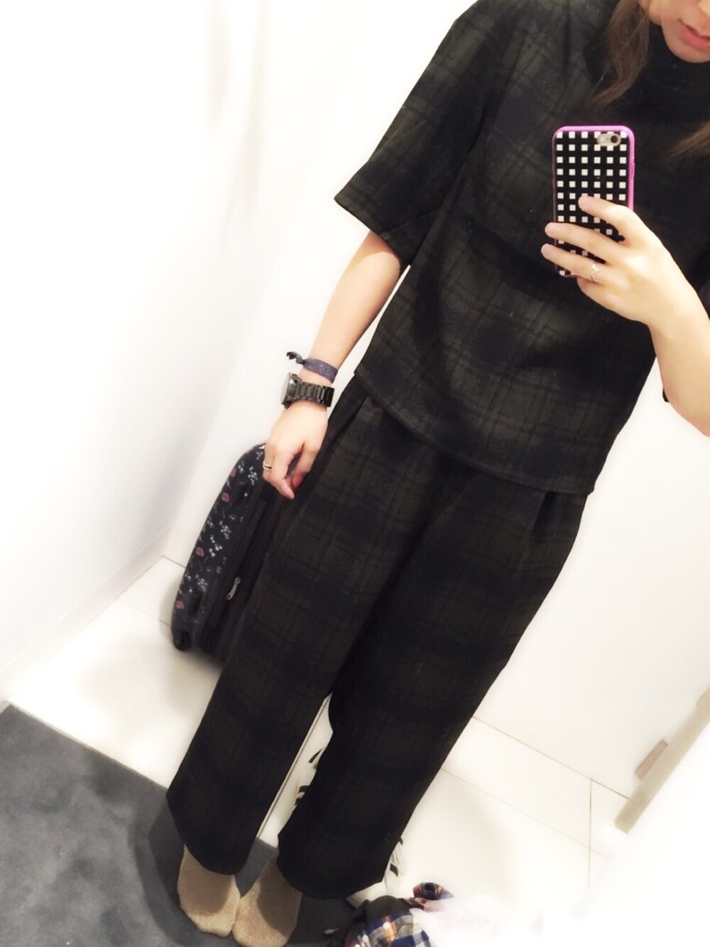 「秋のコーデ、セットアップ、チェック、カーキ、ゴールド、時計、秋服」｜「SENSE OF PLACE by URBAN RESEARCHのTFO チェック柄ロングキュロットパンツ（その他パンツ、グリーン系）」を使った、atm..♡さん（レディース・158cm）の夏コーディネートの1枚目の写真