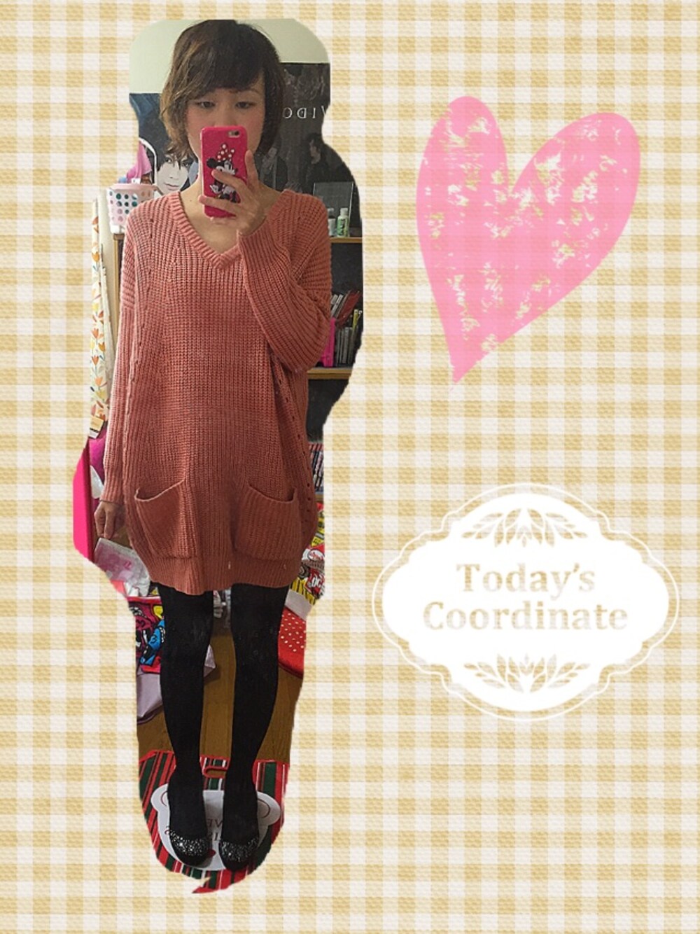 ピンク系のワンピース、ブラック系のパンプスを着用したレディースの秋コーディネートの1枚目の写真