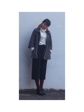 「カラーソックス」｜「アイテム（ステンカラーコート）」を使った、カワハラリナ子さん（レディース・171cm）の秋コーディネート