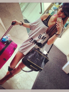 「GIVENCHY（ジバンシイ）のアイテム」を使った、由美Yumiさん（レディース・165cm）の夏コーディネート