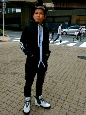 「KMRii（ケムリ）のアイテム（スニーカー）」を使った、みねさん（メンズ・161cm）の秋コーディネート