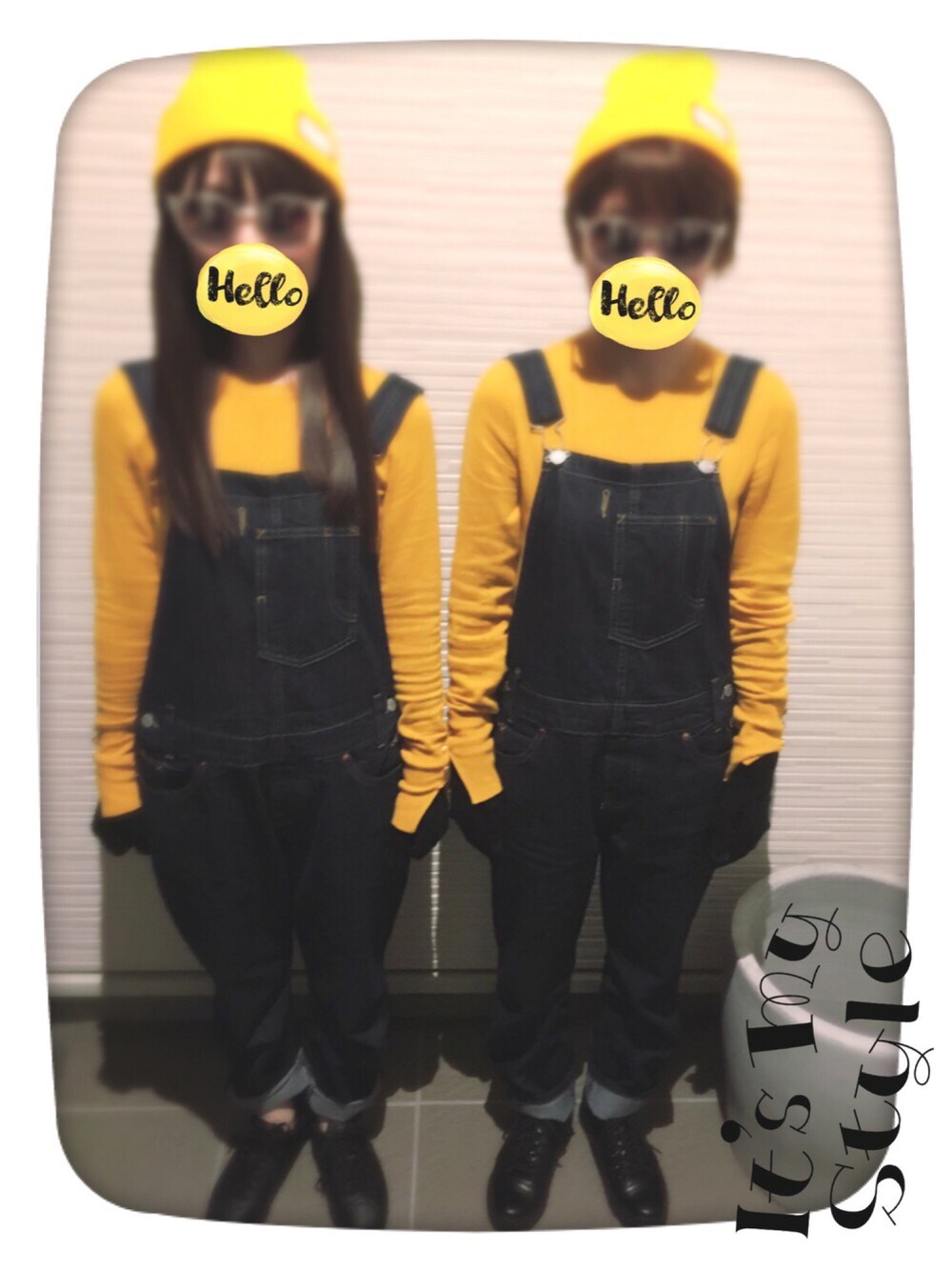 「ミニオン、黄色、バナナ、WEAR HALLOWEEN 2016」｜「Levi'sのアイテム（サロペット/オーバーオール、ブルー系）」を使った、ayaさん（レディース・147cm）の秋コーディネートの1枚目の写真