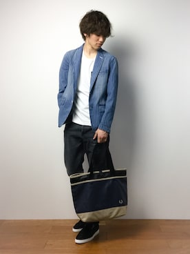 「FRED PERRY（フレッドペリー）のアイテム（トートバッグ）」を使った、住本 健一さん（メンズ・176cm）の春コーディネート
