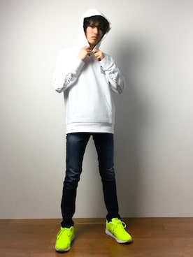 「Carhartt WIP（カーハートダブリューアイピー）のアイテム（スウェット）」を使った、住本 健一さん（メンズ・176cm）の春コーディネート
