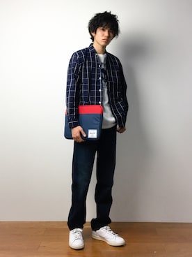 「Herschel Supply（ハーシェルサプライ）のアイテム（バッグ）」を使った、住本 健一さん（メンズ・176cm）の春コーディネート