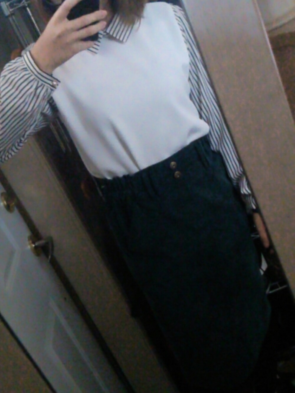 「INGNIの袖ストライプ衿付/TOPS-2015SS-（Tシャツ/カットソー、ホワイト系）」を使った、雑食系女子さん（レディース・160cm）の冬コーディネートの1枚目の写真