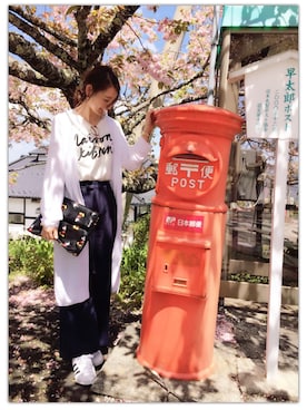 「アディダスオリジナルス」｜「アイテム（クラッチバッグ）」を使った、mari.さん（レディース・158cm）の春コーディネート