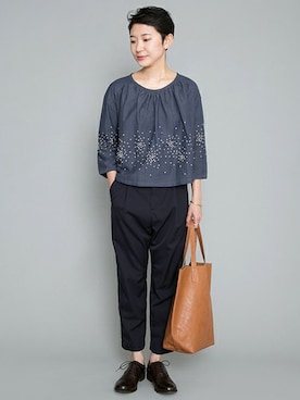 「かぐれ（カグレ）のPeople Tree プラネット手刺繍ブラウス（Tシャツ/カットソー、ブルー系）」を使った、miiiiiiiさん（レディース・163cm）の秋コーディネート