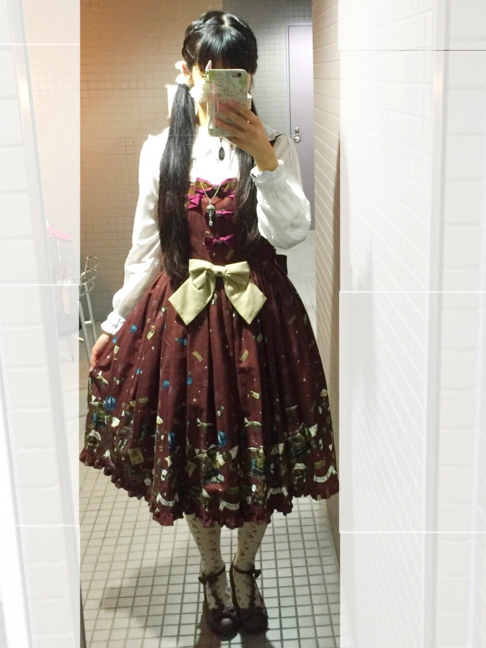 「クラシカル、クラロリ、秋コーデ、ロリータ、エンジ色、秋、リボン、lolita、autumn、ツインテール」｜「Metamorphoseのアイテム（ワンピース/ドレス、レッド系）」を使った、manaca*さん（レディース・168cm）の秋コーディネートの1枚目の写真