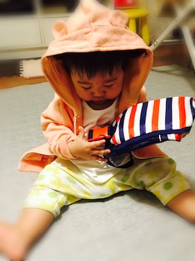「Carter's（カーターズ）のアイテム（その他パンツ、イエロー系）」を使った、saeeさん（キッズ）の秋コーディネート