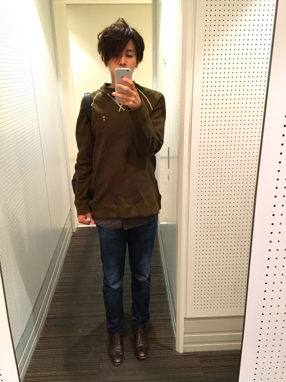 「シンプル、ラフ、swagger、冬」｜「SWAGGERのアイテム（スウェット、グリーン系）」を使った、こうさん（メンズ・170cm）の秋コーディネートの1枚目の写真