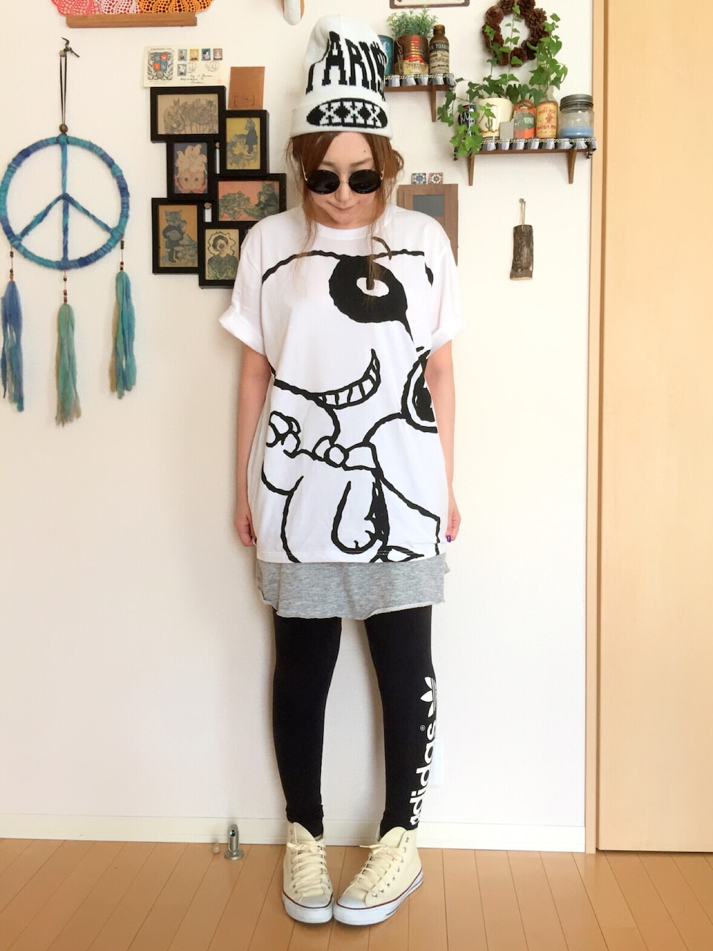 「プチプラ、プチプラコーデ、スヌーピー、スヌーピーT、ＳＮＯＯＰＹ　、ピーナッツ、ビッグT、ジョイリッチ(JOYRICH)、JOYRICH、カジュアルコーデ」｜「JOYRICHのPARIS XXX Beanie（ニットキャップ/ビーニー、ホワイト系）」を使った、YUKiさん（レディース・170cm）の夏コーディネートの1枚目の写真
