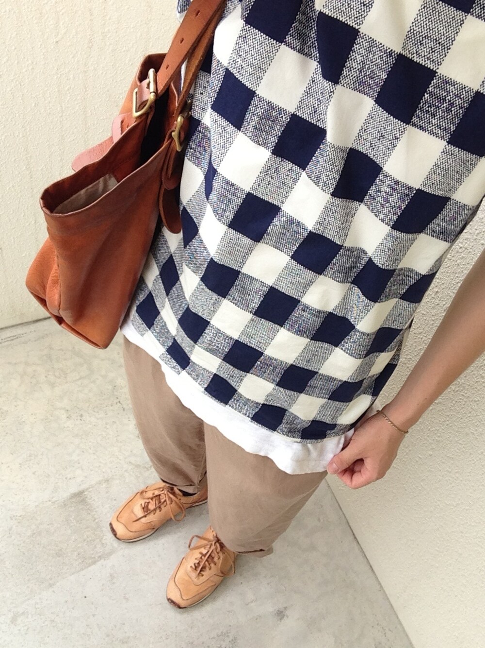 「チェック、夏、ドルマン、メンズ、レイヤードスタイル、ワイドパンツ、コーディネート、3.1 phillip lim、14ss」｜「3.1 Phillip LimのLOOSE FIT DOLMAN SLEEVE T-SHIRT（Tシャツ/カットソー、ブルー系）」を使った、タカショウさん（メンズ・169cm）の夏コーディネートの1枚目の写真