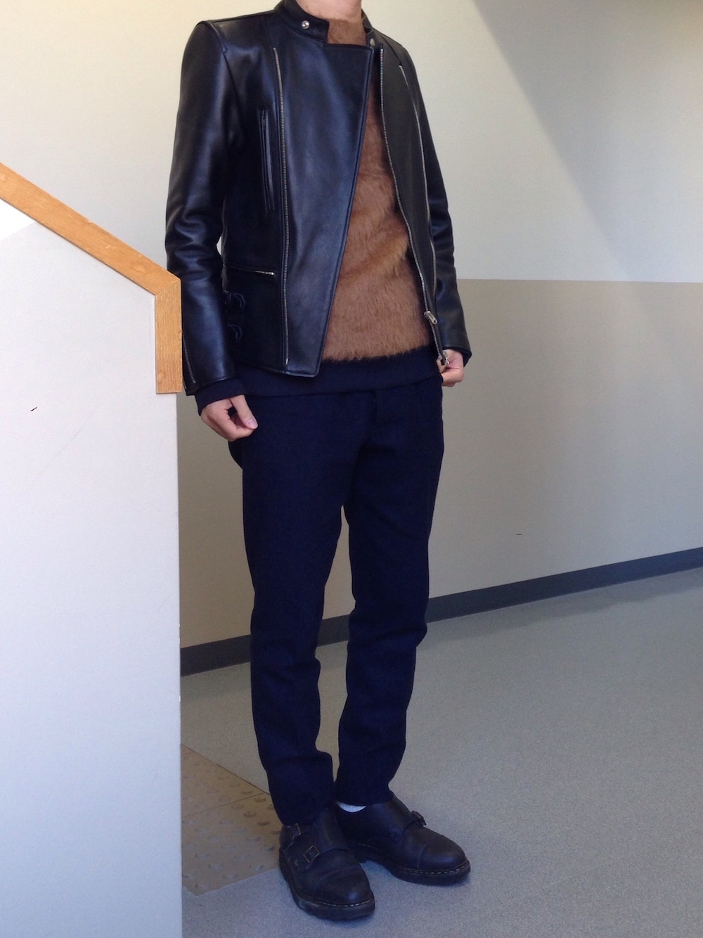 「beautiful people、ライダース、ライダースジャケット、MARNI、スウェット、スラックス、革靴、ootd、outfit、men」｜「beautiful peopleのhorse hide stand collar riders jacket（ライダースジャケット、ブラック系）」を使った、タカショウさん（メンズ・169cm）の冬コーディネートの1枚目の写真