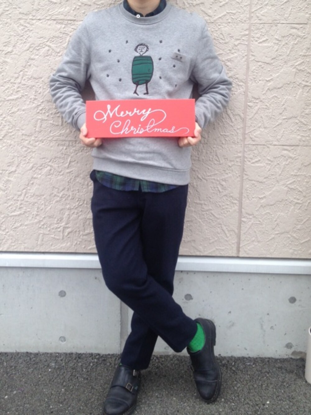 「SALEで買いました、スウェット、carven、スラックス、革靴、緑、green、fashion、ootd」｜「UNUSEDのrabbit fur hut（ハット、ブラック系）」を使った、タカショウさん（メンズ・169cm）の冬コーディネートの1枚目の写真