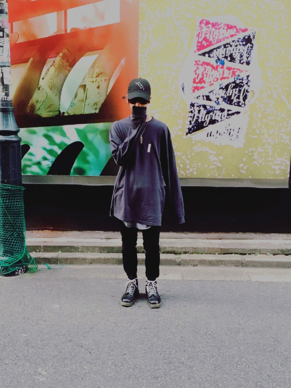 「ストリート系、ファッション、Dr.Martens、ネイビー、goro's、FULLBK、ナノユニバース、ケインズ、フォーエバー21、UNIQLO」｜「KaneZのアイテム（キャップ、ブラック系）」を使った、照本 陸さん（メンズ・172cm）の秋コーディネートの1枚目の写真