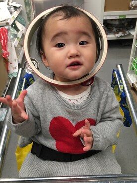 「babyGAP（babyGAP）のアイテム（ニット/セーター、グレー系）」を使った、さくらさん（キッズ・80cm）の夏コーディネート