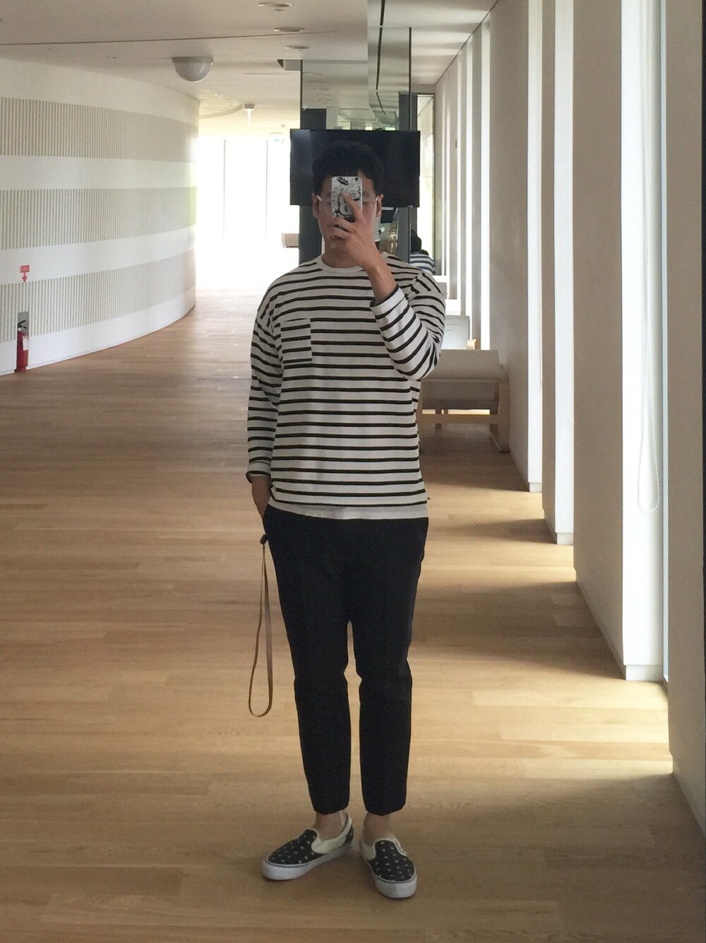 「KRIS VAN ASSCHE、BEAUTY&YOUTH UNITED ARROWS、gosharubchinskiy、VANS、stripe、slipon、daily look、SELFIE」｜「BEAUTY&YOUTH UNITED ARROWSのアイテム（Tシャツ/カットソー、ホワイト系）」を使った、younsukcrvzy さん（メンズ・184cm）の夏コーディネートの1枚目の写真