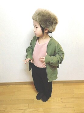 「くすみピンク」｜「アイテム（MA-1）」を使った、kinaさん（キッズ・110cm）の冬コーディネート