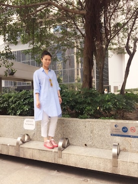 「Marc by Marc Jacobs（マークバイマークジェイコブス）のアイテム（スニーカー）」を使った、Nichol Kongさん（レディース・170cm）の春コーディネート