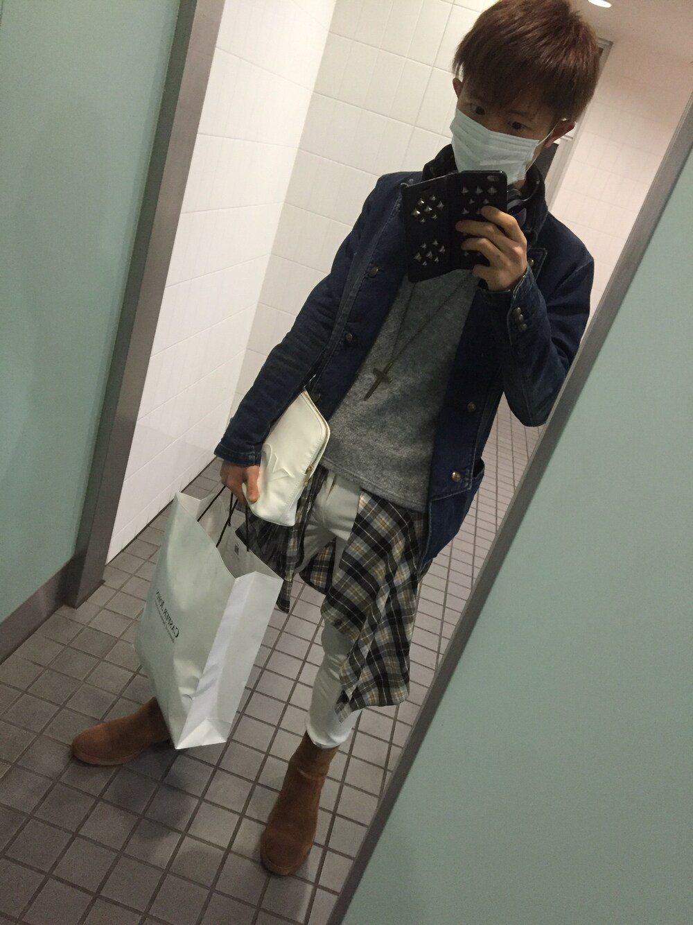 「＃デニム、#ホワイト、ナポレオンジャケット、#ニット」｜「NO ID.のアイテム（デニムジャケット、ブルー系）」を使った、KOOTAさん（メンズ・168cm）の冬コーディネートの1枚目の写真