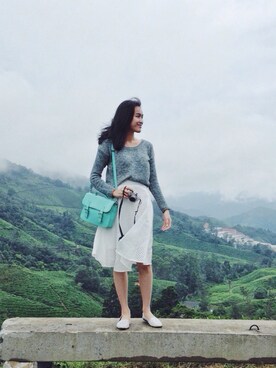 「アイテム（メッセンジャーバッグ、グリーン系）」を使った、AshleyHohさん（レディース・165cm）の春コーディネート