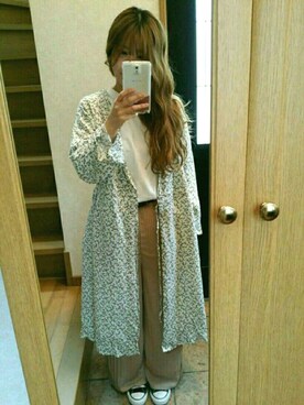 「小花柄ワンピース」｜「アイテム（スニーカー）」を使った、nichikaさん（レディース・155cm）の春コーディネート