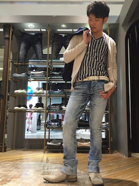 「アイテム（トップス、ベージュ系）」を使った、shimadaさん（メンズ・175cm）の春コーディネート