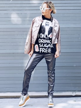 「outwear」｜Carolina Lindoさん（レディース・170cm）の秋コーディネート