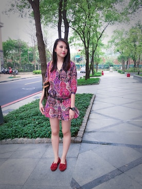 「Oasis（オアシス）のアイテム」を使った、陳小寶さん（レディース・178cm）の春コーディネート