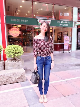 「H&M（エイチ・アンド・エム）のアイテム（トップス、その他）」を使った、陳小寶さん（レディース・178cm）の春コーディネート