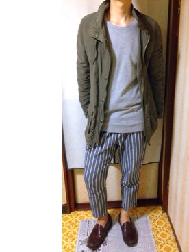 「ストライプパンツ」｜「アイテム（ミリタリージャケット）」を使った、ろっくんさん（メンズ・174cm）の春コーディネート