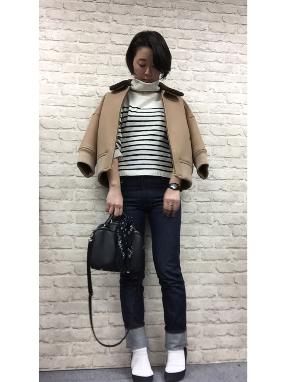 「タートルネック、タートルネックニット、ハイウエスト、シロソックス、ボーダー、ブルゾン、Scye、NEWYORKER BLUE」｜「Levi'sのアイテム（デニムパンツ、ブルー系）」を使った、Tsuupyさん（レディース・160cm）の冬コーディネートの1枚目の写真