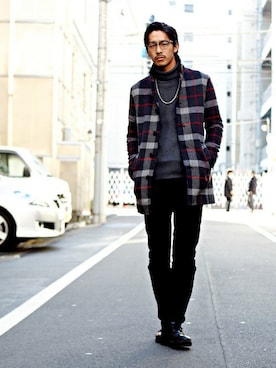 「DOWBL（ダブル）のアイテム（チェスターコート）」を使った、江崎龍哉さん（メンズ・184cm）の冬コーディネート