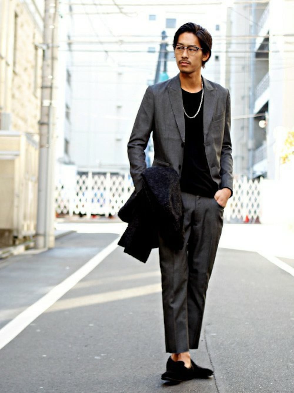 江崎龍哉｜DOWBLのテーラードジャケットを使ったコーディネート - WEAR