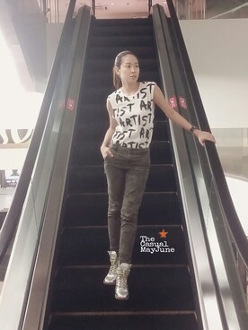 「Marc by Marc Jacobs（マークバイマークジェイコブス）のアイテム（スニーカー）」を使った、MayJune陈美君さん（レディース・155cm）の冬コーディネート