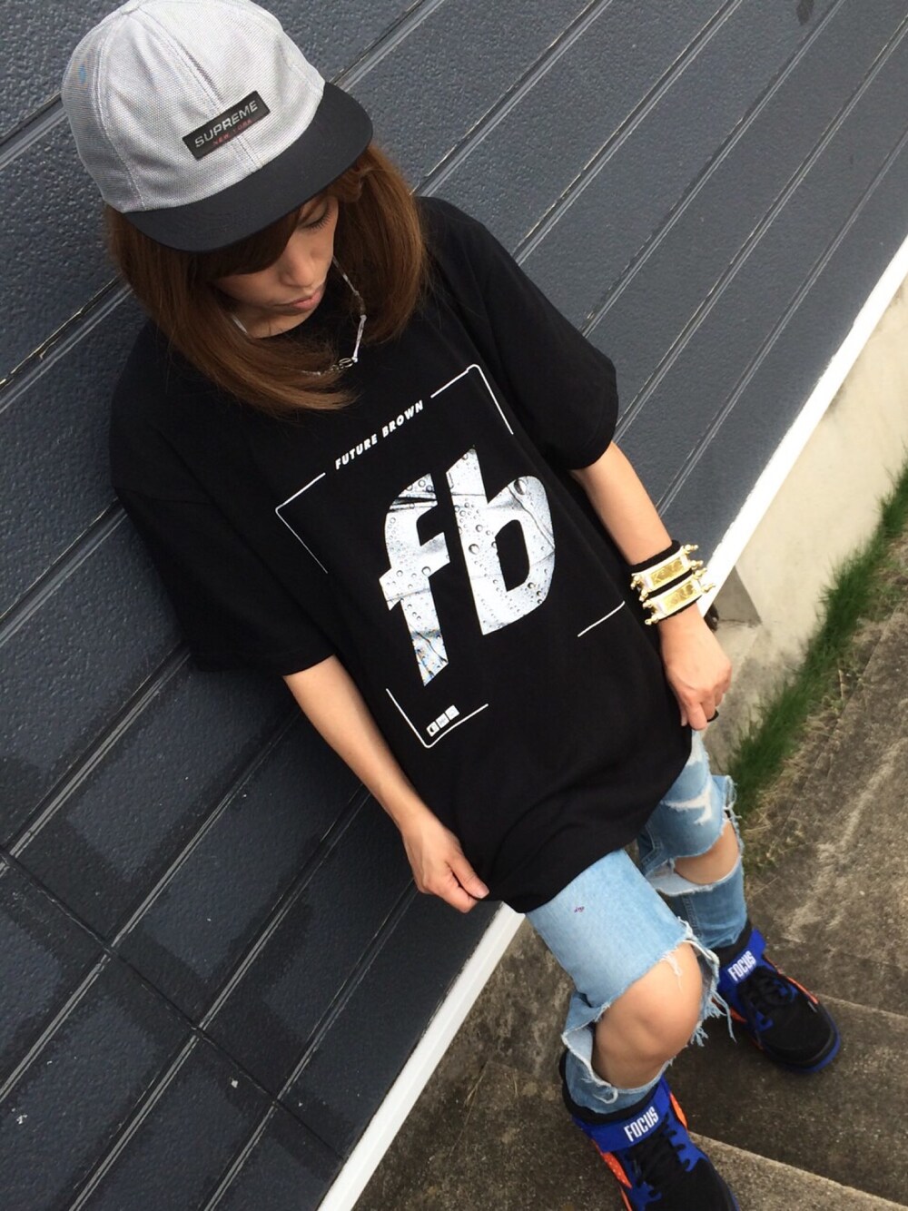 「PHIREWIRE、supreme、PHENOMENON、ewing」｜「PHIRE WIREのアイテム（Tシャツ/カットソー、ブラック系）」を使った、あやこぴちゃんさん（レディース・148cm）の秋コーディネートの1枚目の写真