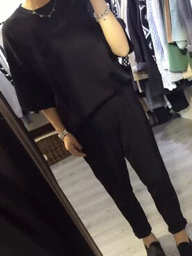 「R（アール）のアイテム（パンツ）」を使った、Raven さん（レディース・168cm）の秋コーディネート