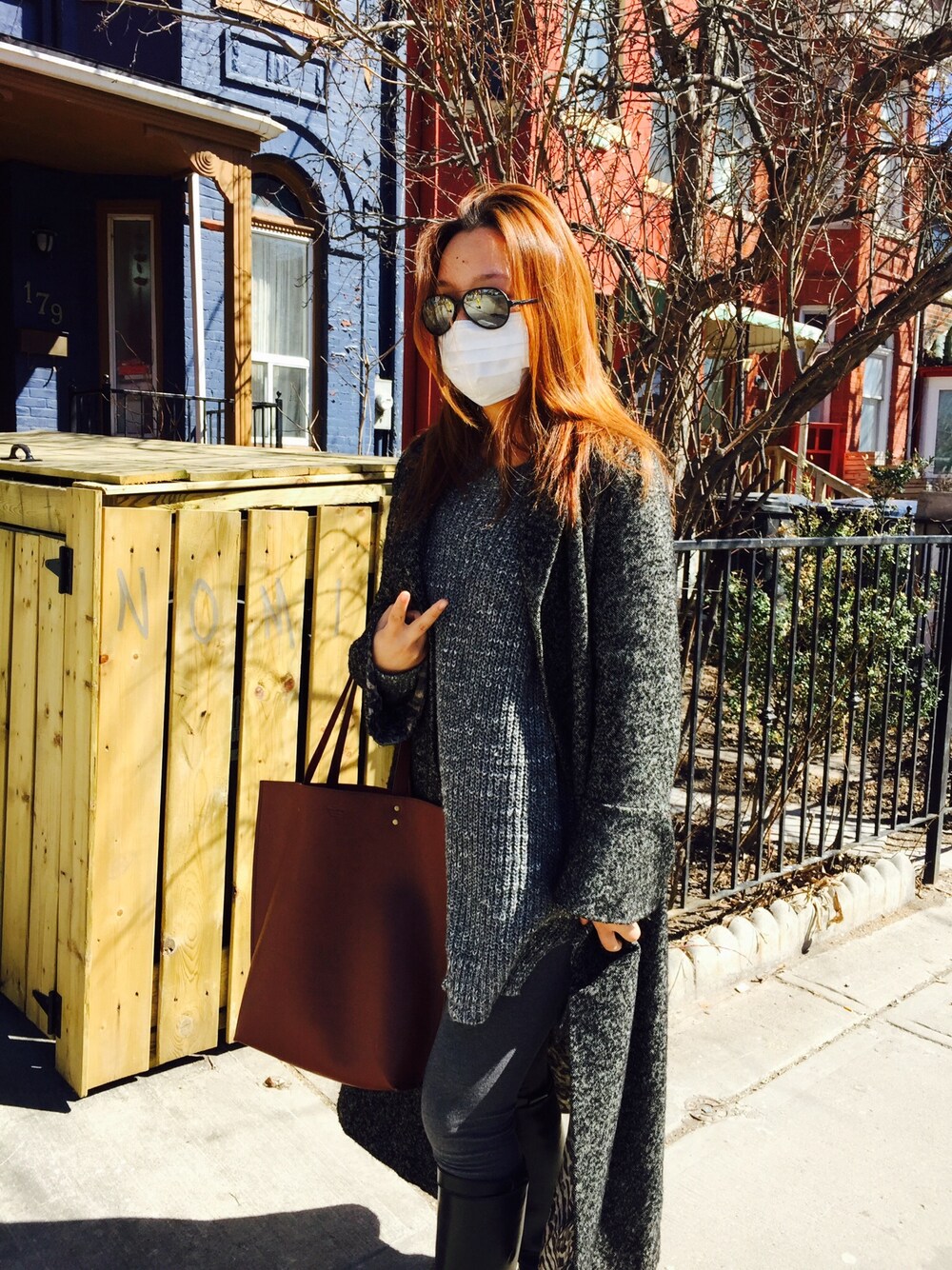 「Abercrombie&Fitchのアイテム（ハンドバッグ、ブラウン系）」を使った、Maolinさん（レディース・31cm）の春コーディネートの1枚目の写真